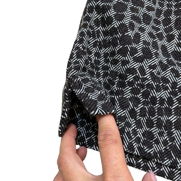 Ladies Chaiken Brand Animal Print Mini Skirt Black and White Size 10 - Picture 2 of 13